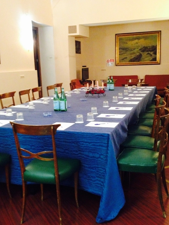 Imagen de los interiores del Hotel Flora, Prato. Foto 5