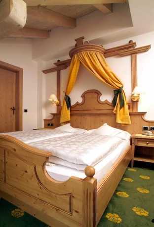Imagen de la habitación del Hotel Flora, Selva di Val Gardena. Foto 18