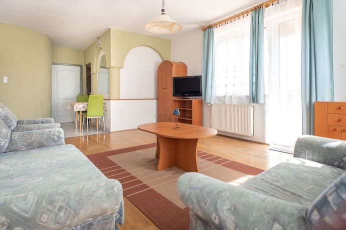 Imagen de la habitación del Hotel Flora Villa. Foto 12
