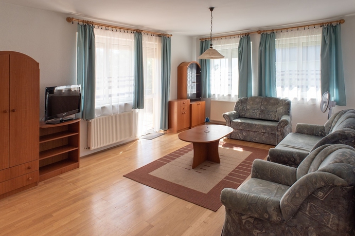 Imagen de la habitación del Hotel Flora Villa. Foto 16