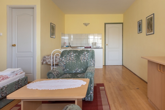 Imagen de la habitación del Hotel Flora Villa. Foto 17