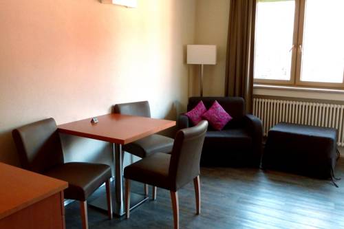 Imagen de la habitación del Hotel Flora & Suites. Foto 11