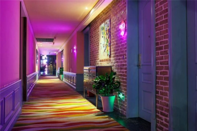 Imagen de los interiores del Hotel Floral Hotel Chongqing Meila. Foto 19