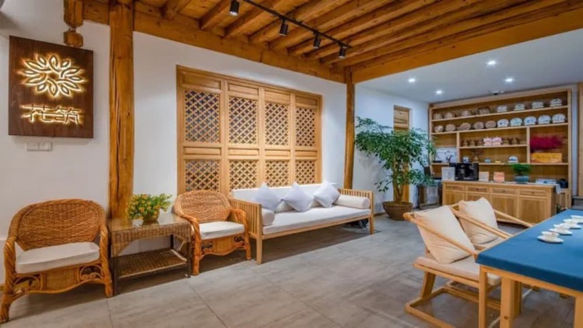 Imagen de los interiores del Hotel Floral Hotel Qu An He Feng Lijiang. Foto 18