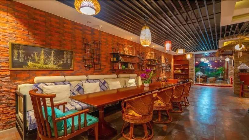 Imagen de los interiores del Hotel Floral Hotel Roaring Elephant. Foto 19