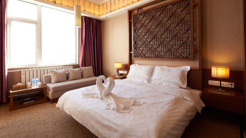 Imagen de los interiores del Hotel Floral Hotel Shangri-la Budange. Foto 16