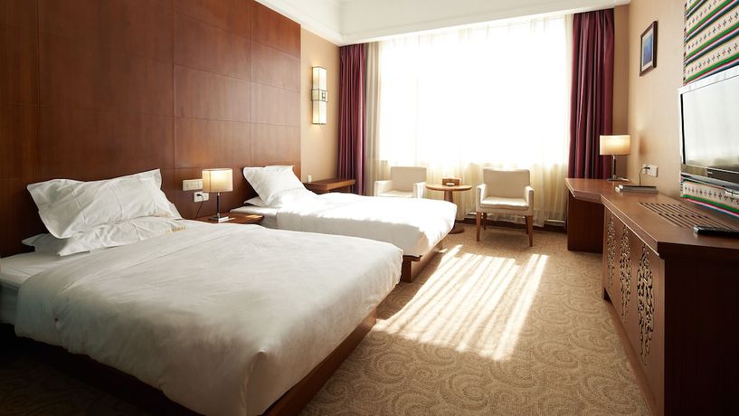 Imagen de los interiores del Hotel Floral Hotel Shangri-la Budange. Foto 17