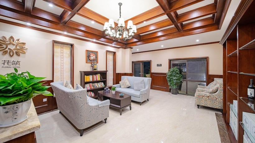 Imagen de los interiores del Hotel Floral Hotel Tengchong Yishuli Hotspring. Foto 19