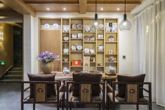 Imagen de los interiores del Hotel Floral Hotel &middot; Zai Yi Qi Lijiang. Foto 19