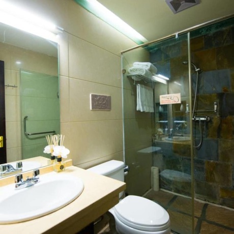 Imagen de la habitación del Hotel Floral Limaroonthai Shuhe. Foto 19