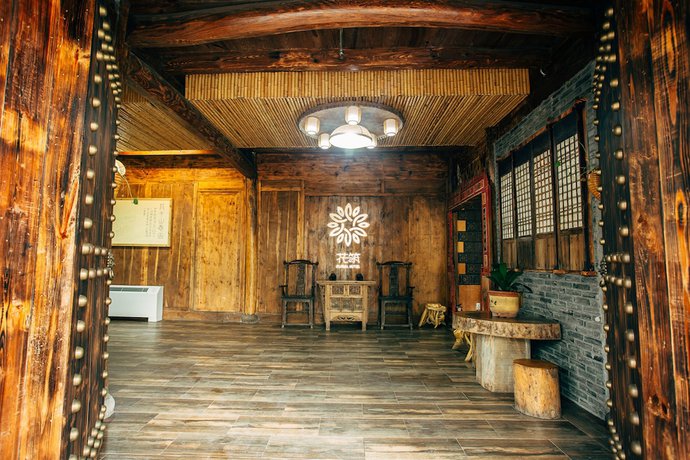 Imagen de los interiores del Hotel Floral Moganshan Yaozhuang. Foto 19