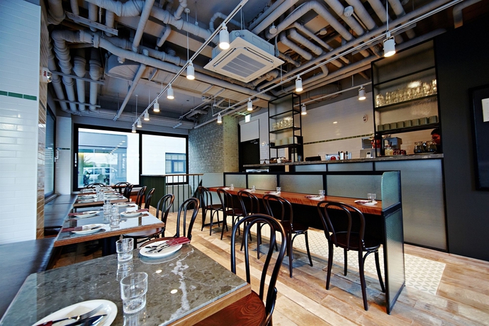 Imagen del bar/restaurante del Hotel Floral Shinshin. Foto 3
