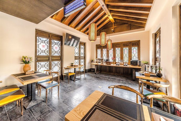 Imagen de los interiores del Hotel Floral Yun Xi Lijiang. Foto 20