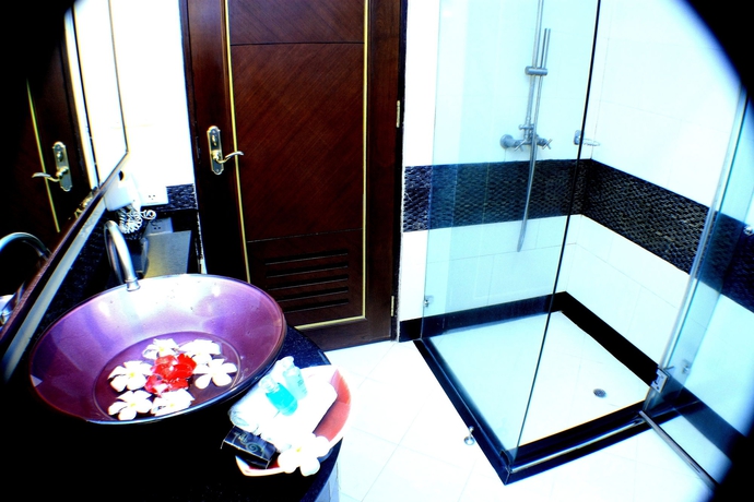 Imagen de la habitación del Hotel Floral · Dolphin Circle Pattaya. Foto 1