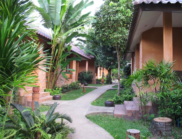 Imagen de los exteriores del Hotel Floraville Phuket Resort. Foto 13