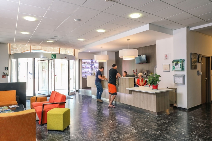 Imagen de los interiores del Hotel Flor&eacute;al La Roche-en-ardenne. Foto 16