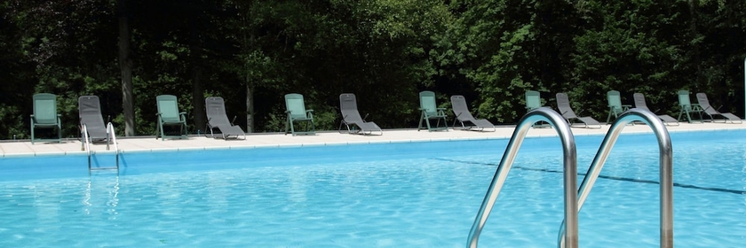 Imagen de la piscina del Hotel Flor&eacute;al La Roche-en-ardenne. Foto 17