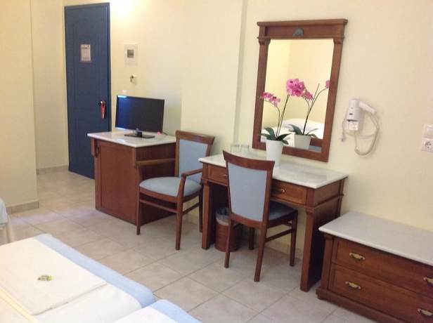 Imagen de la habitación del Hotel Florena. Foto 4