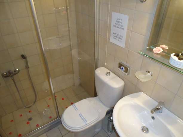 Imagen de la habitación del Hotel Florena. Foto 7