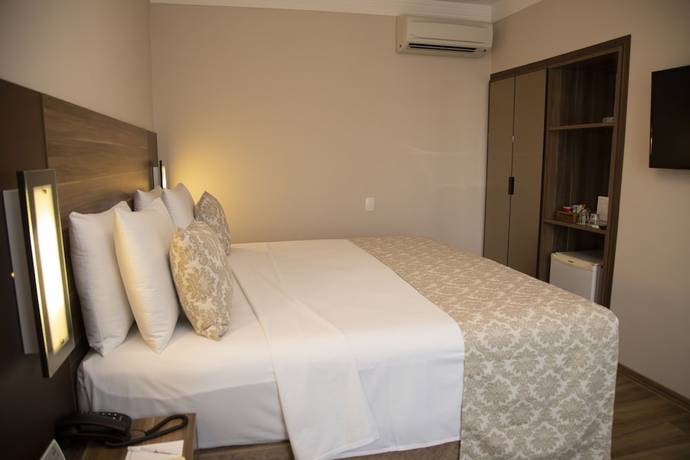 Imagen de la habitación del Hotel Floren&ccedil;a, Americana. Foto 6