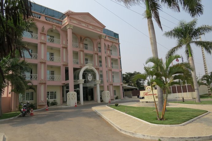 Imagen general del Hotel Florença, Luanda. Foto 1