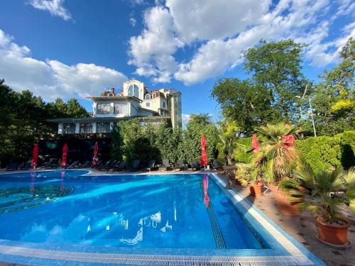 Imagen de la piscina del Hotel Florence, Chisinau. Foto 10