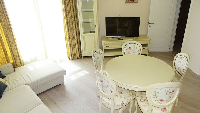 Imagen de la habitación del Hotel Florence Deluxe. Foto 16