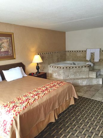 Imagen de los interiores del Hotel Florence Express Inn. Foto 15