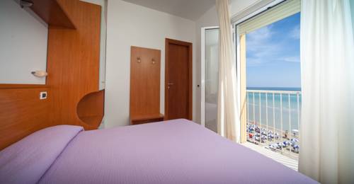 Imagen de la habitación del Hotel Florence, Marotta. Foto 3