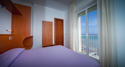 Imagen de la habitación del Hotel Florence, Marotta. Foto 4