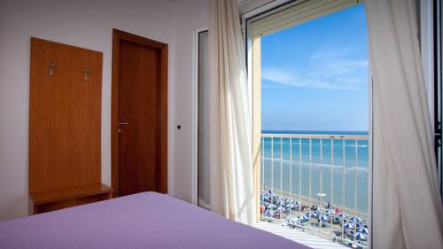 Imagen de la habitación del Hotel Florence, Marotta. Foto 5