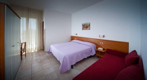 Imagen de la habitación del Hotel Florence, Marotta. Foto 12