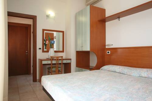 Imagen de la habitación del Hotel Florence, Marotta. Foto 13
