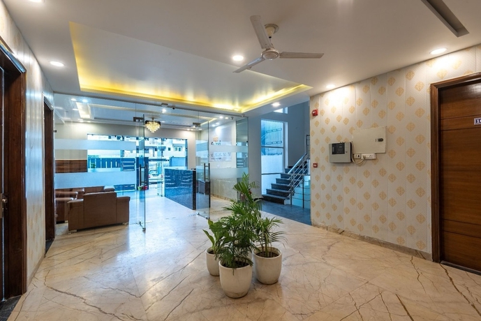 Imagen de los interiores del Hotel Florence and Banquets By Elite Sol. Foto 16