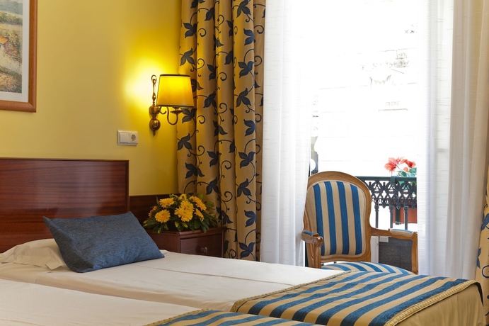 Imagen de la habitación del Hotel Florescente. Foto 3