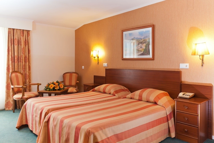 Imagen de la habitación del Hotel Florescente. Foto 12