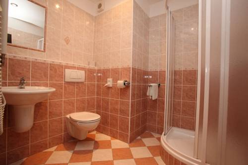 Imagen de la habitación del Hotel Floret. Foto 9