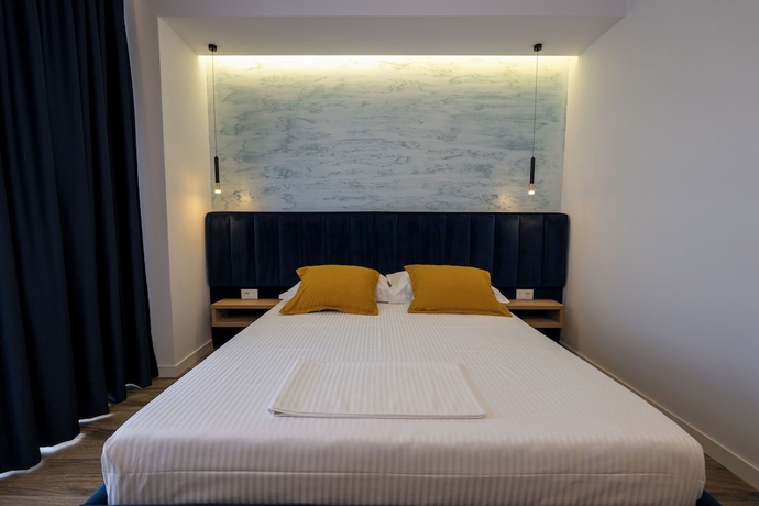 Imagen de la habitación del Hotel Flori. Foto 8