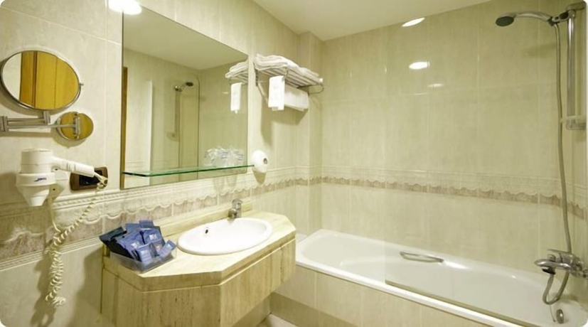 Imagen de la habitación del Hotel Florida, Arteixo. Foto 15