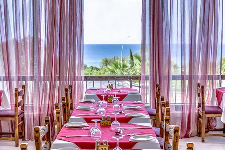 Imagen del bar/restaurante del Hotel Florida Beach. Foto 4