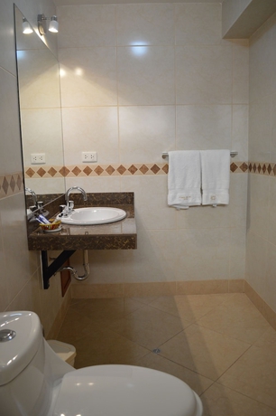 Imagen de la habitación del Hotel Florida Del Inca. Foto 9