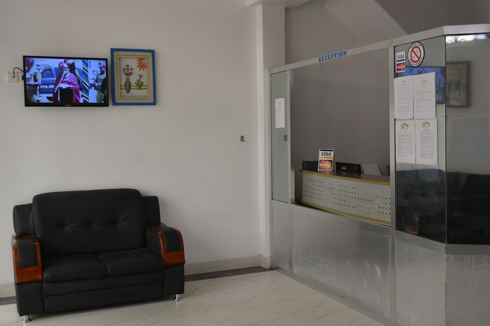 Imagen de los interiores del Hotel Florida Executive Inn. Foto 18