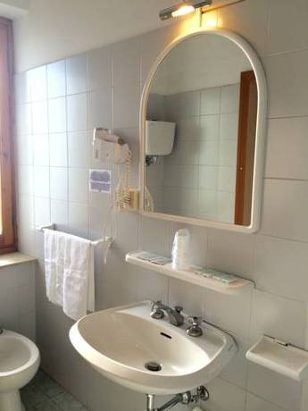 Imagen de la habitación del Hotel Florida, Gallo. Foto 4