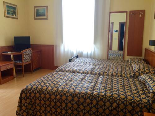 Imagen de la habitación del Hotel Florida, Gallo. Foto 5