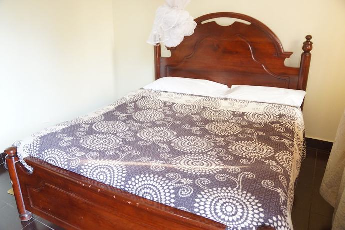 Imagen de la habitación del Hotel Florida, Kirimanya. Foto 2
