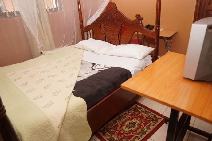 Imagen de la habitación del Hotel Florida, Kirimanya. Foto 5