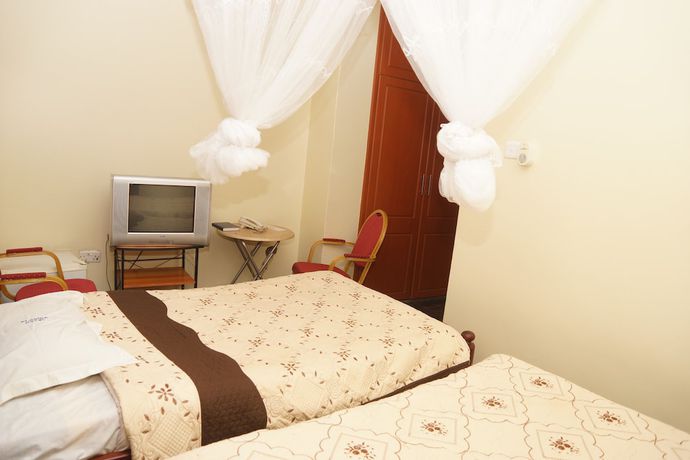 Imagen de la habitación del Hotel Florida, Kirimanya. Foto 6