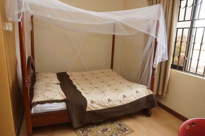 Imagen de la habitación del Hotel Florida, Kirimanya. Foto 13