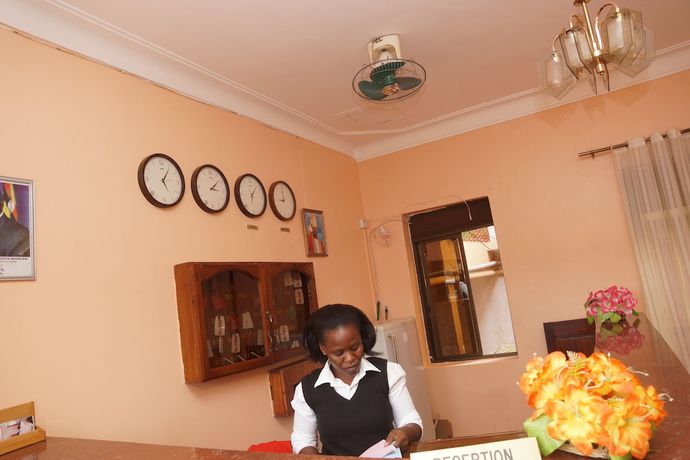 Imagen de los interiores del Hotel Florida, Kirimanya. Foto 20