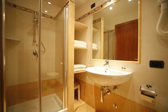 Imagen de la habitación del Hotel Florida Lerici. Foto 5